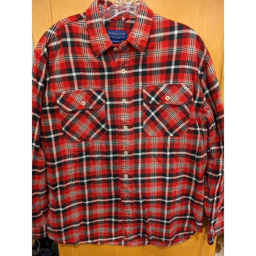 Pendleton Woolen Mills Flannel Men’s Size Medium++Plaid Long Sleeve Button Front